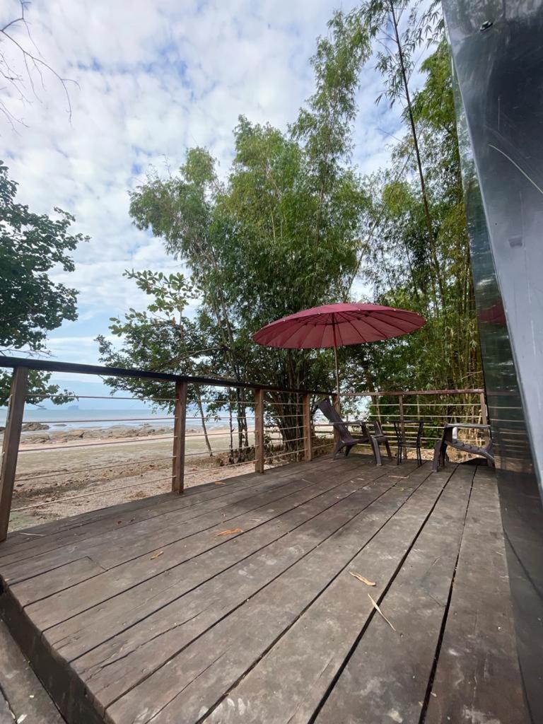 Hotel Dugong Koh Sukorn Ko Sukon Esterno foto