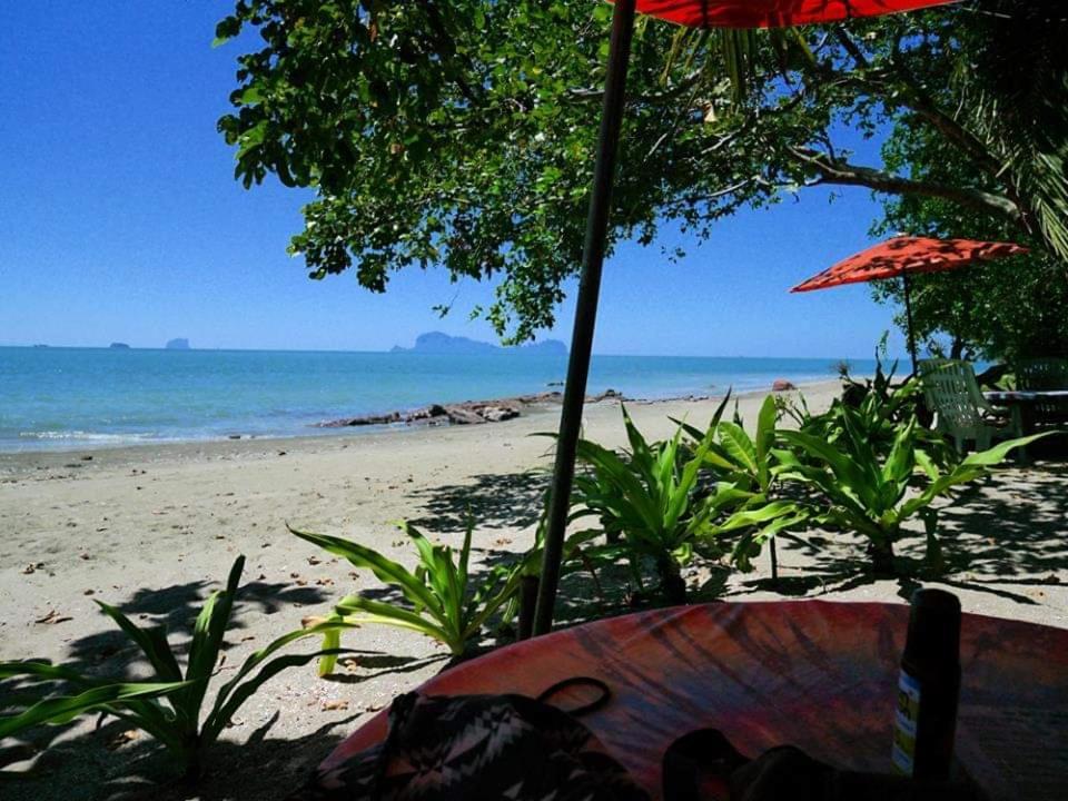 Hotel Dugong Koh Sukorn Ko Sukon Esterno foto